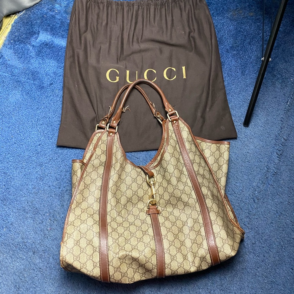 Gucci GG vintage Supreme Bardot shoulder bag